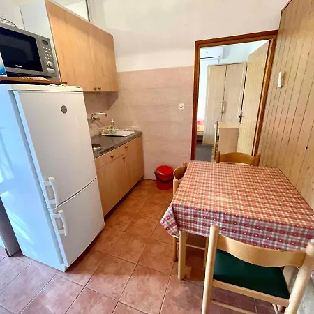 In 44016 Apartment *