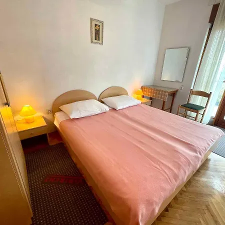 In 44016 Апартаменты *